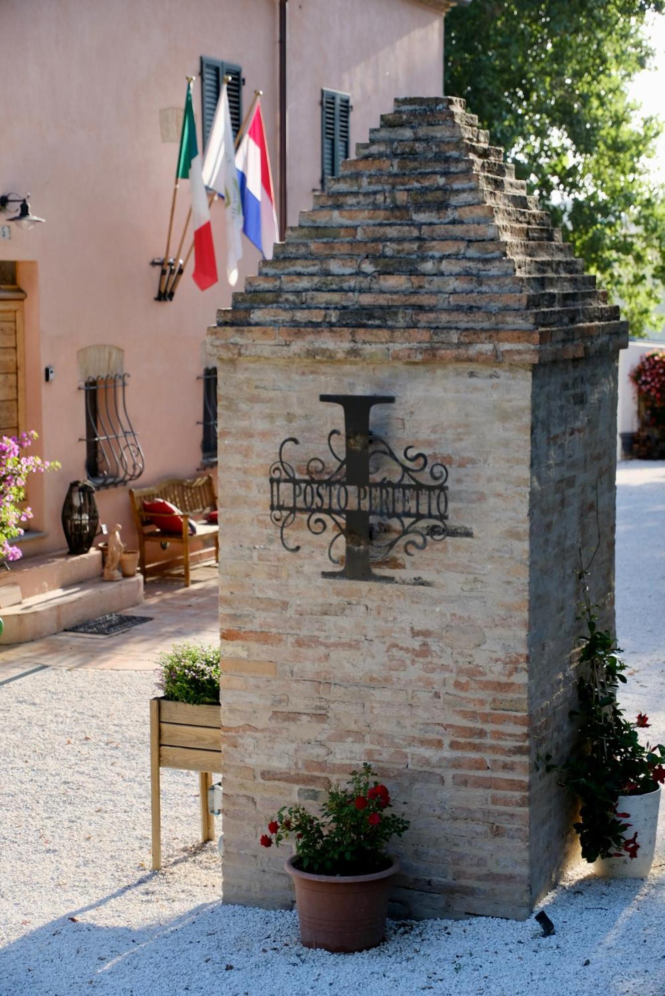 Il Posto Perfetto Bed & Breakfast Santa Maria Nuova  Екстериор снимка